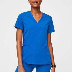 NWT FIGS Casma Three Pocket Scrub Top